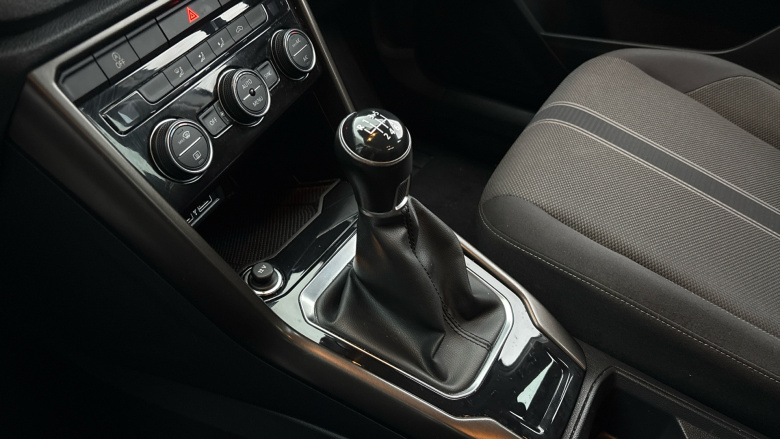 Volkswagen T-Roc 1.0 TSI SE 5dr Petrol Hatchback